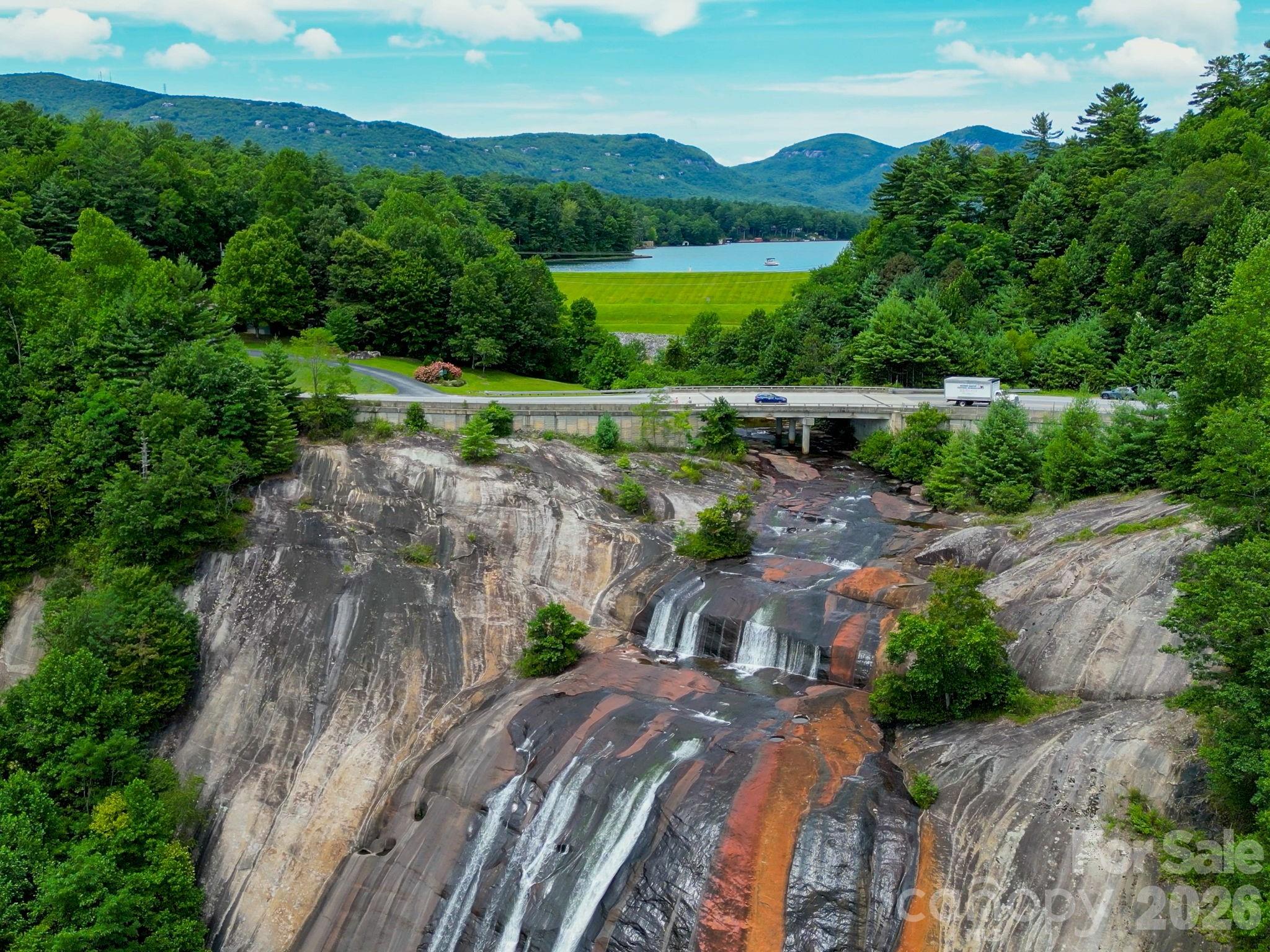 Toxaway Falls Condominium - Residential