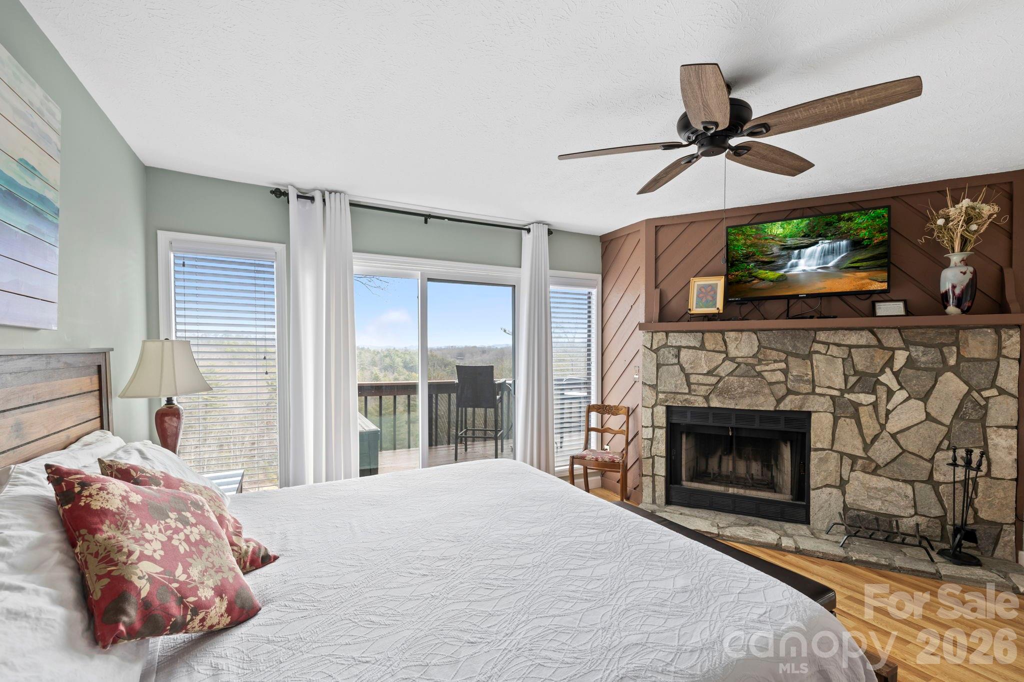 Toxaway Falls Condominium - Residential