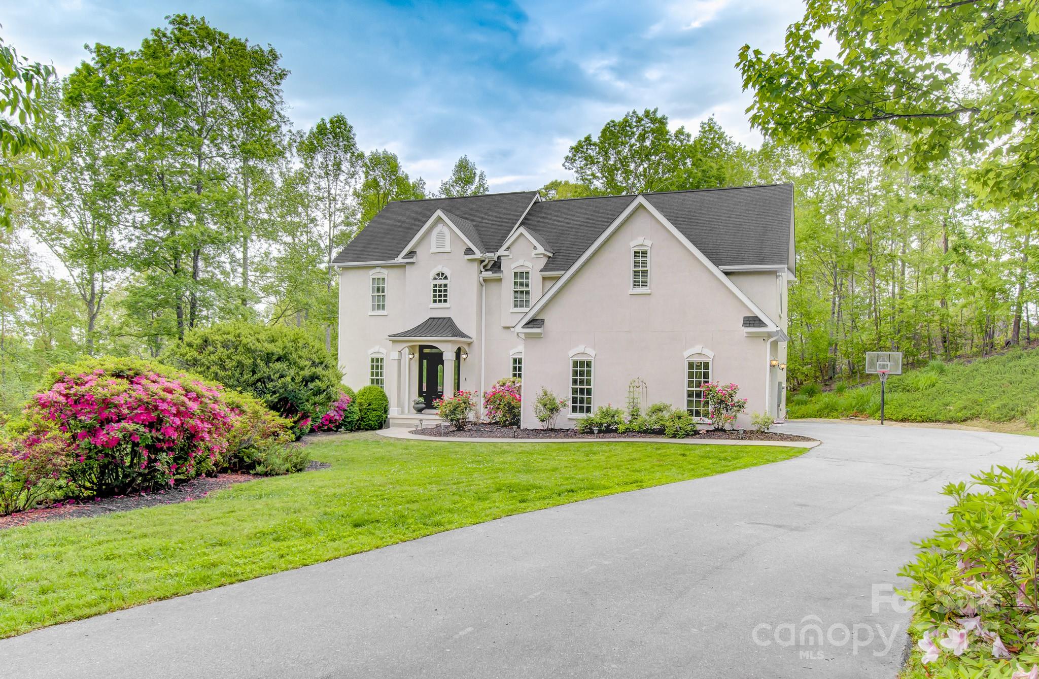 208 Bragg Court