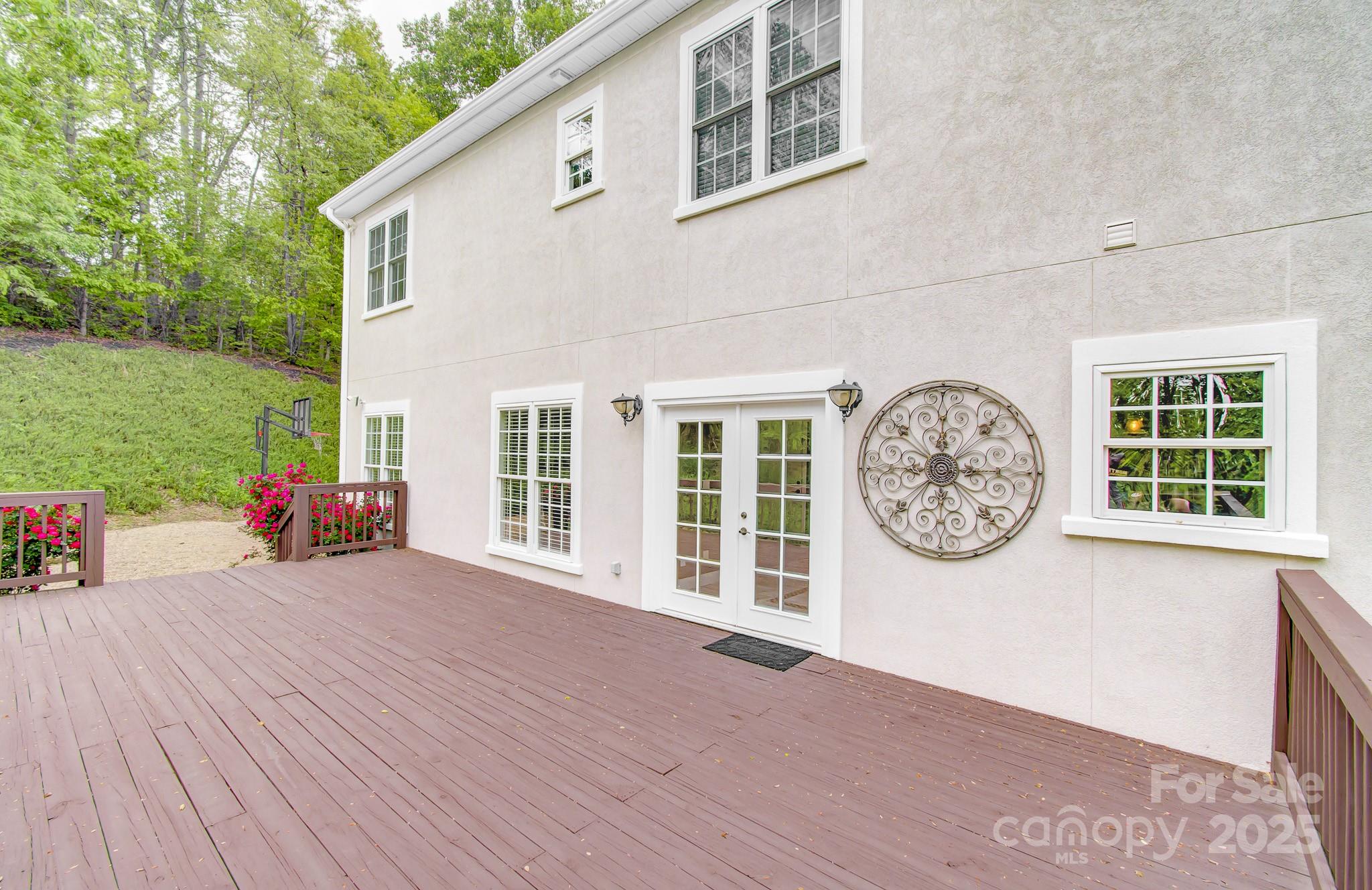 208 Bragg Court