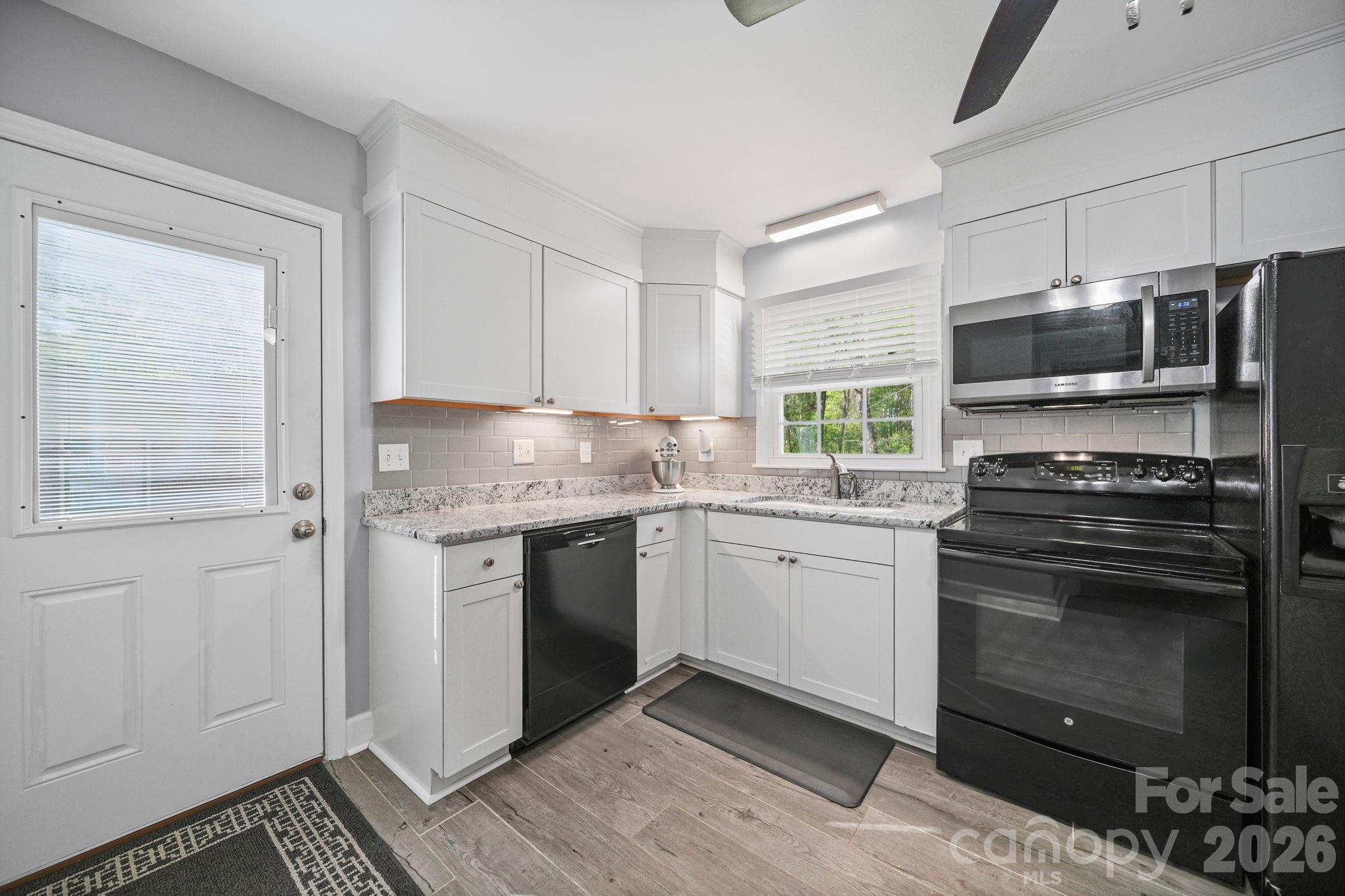 5715 Hillcrest Circle