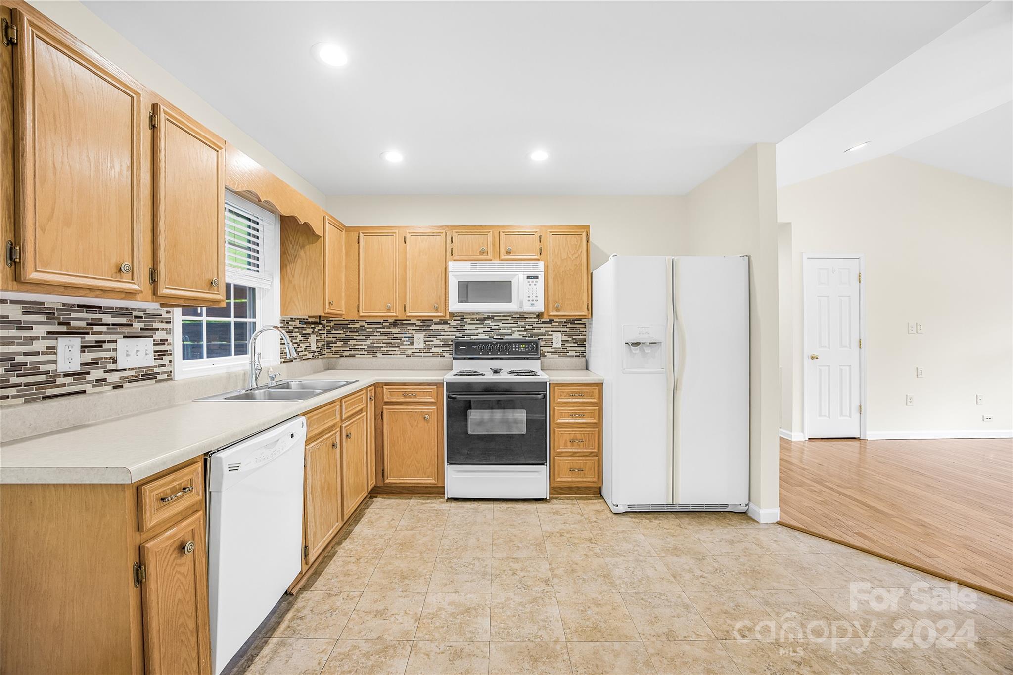 MEADOW GLEN - Residential