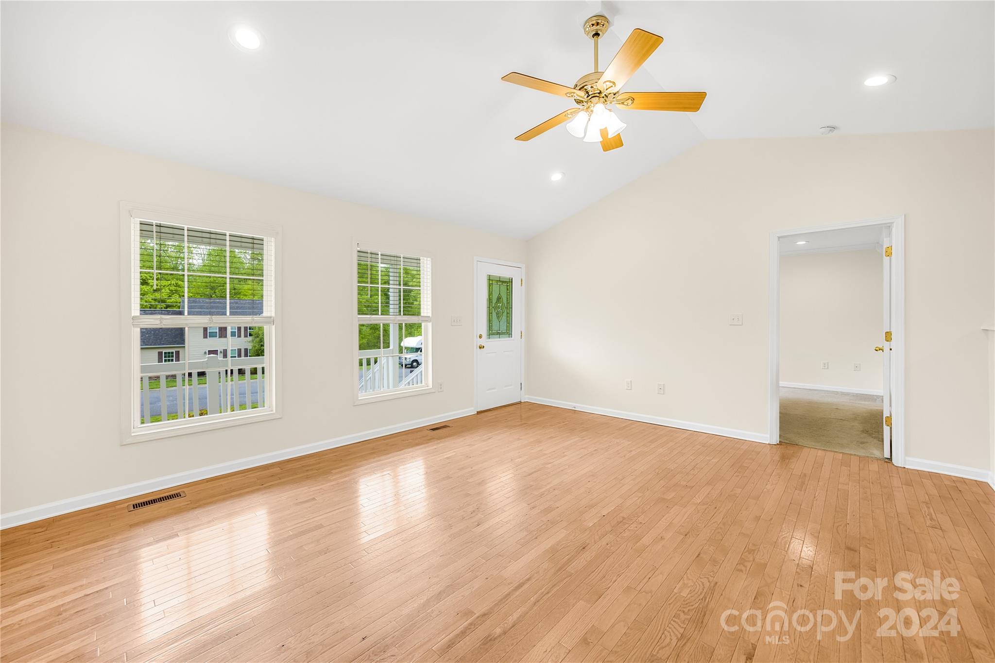 MEADOW GLEN - Residential