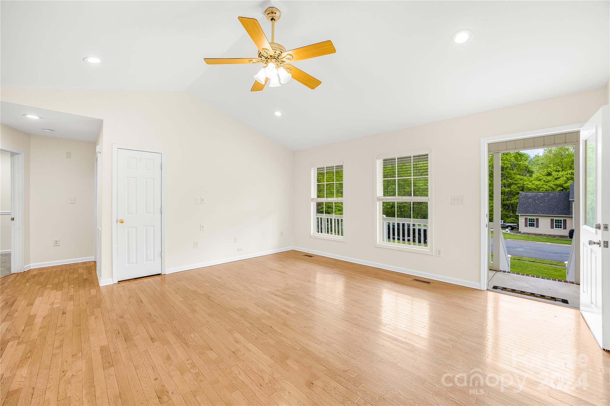 MEADOW GLEN - Residential