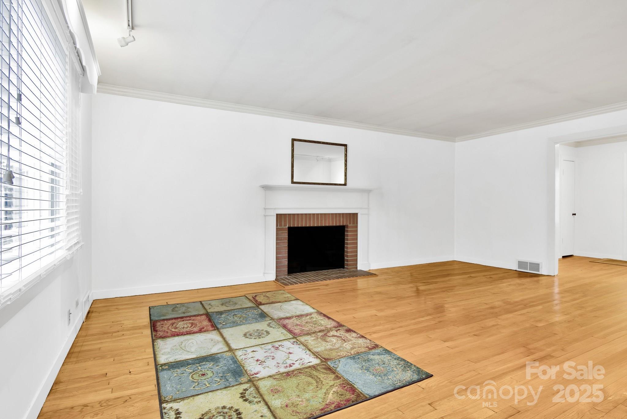 512 Gold Hill Avenue