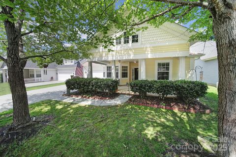 Photo of 1064 Stonedown Lane, Matthews, NC 28104 (MLS # 4293233)