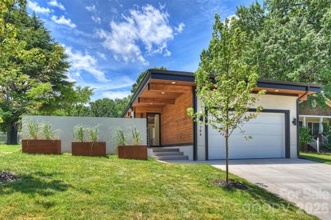 Photo of 704 Charles Avenue, Charlotte, NC 28205 (MLS # 4393616)