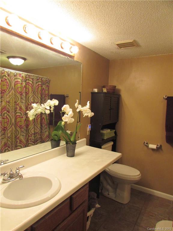 Riverview Villa - Residential