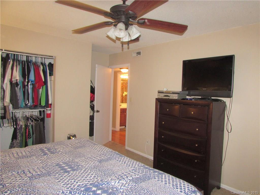 Riverview Villa - Residential