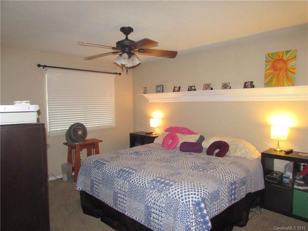 Riverview Villa - Residential