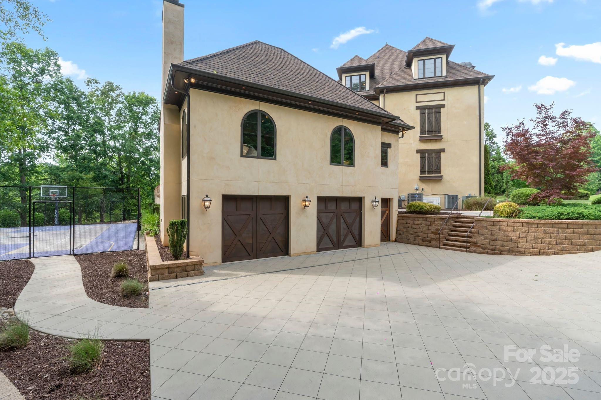 1118 Seminole Drive