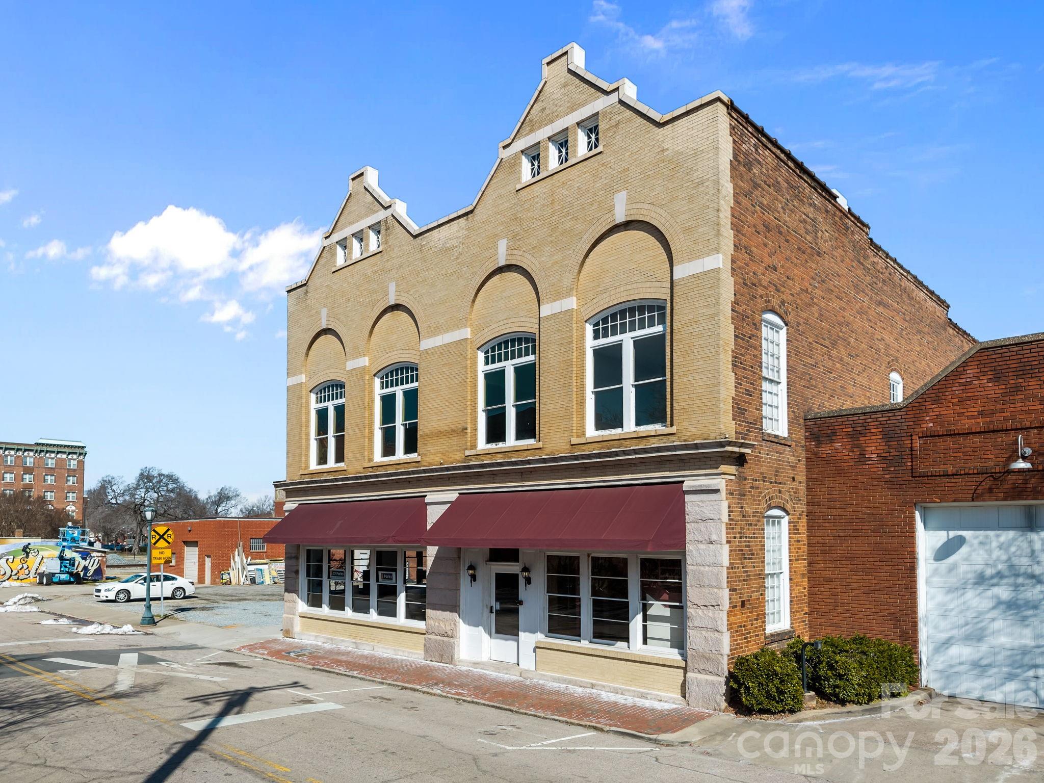 322 E Council Street