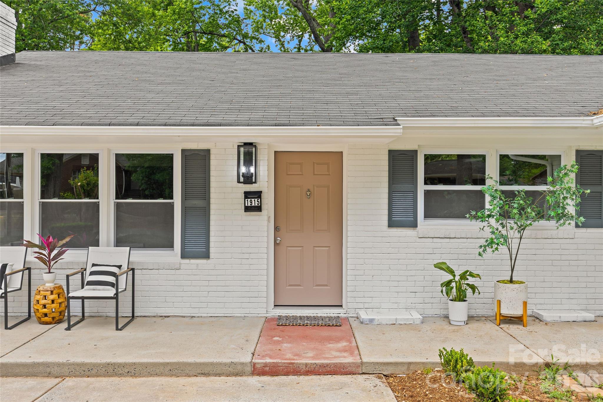 1915 Birchcrest Drive