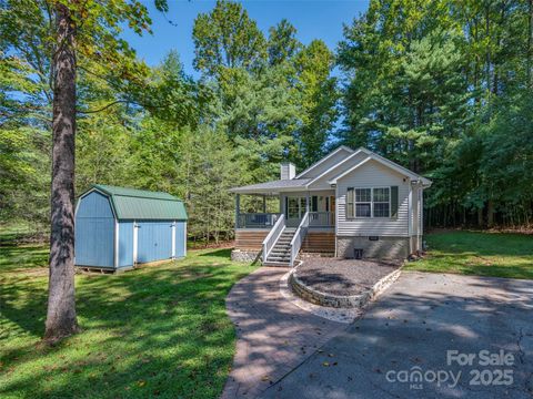 Photo of 15 Wexford Drive, Hendersonville, NC 28791 (MLS # 4305141)