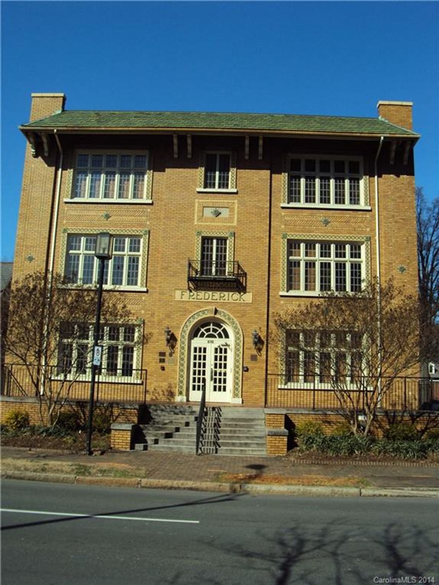 2 bedroom 2 bath condo in Historic Fourth Ward! The open kitchen boasts granite countertops and black appliances. Rent Includes: Gas, Water, Parking, Garbage, and roof top deck!