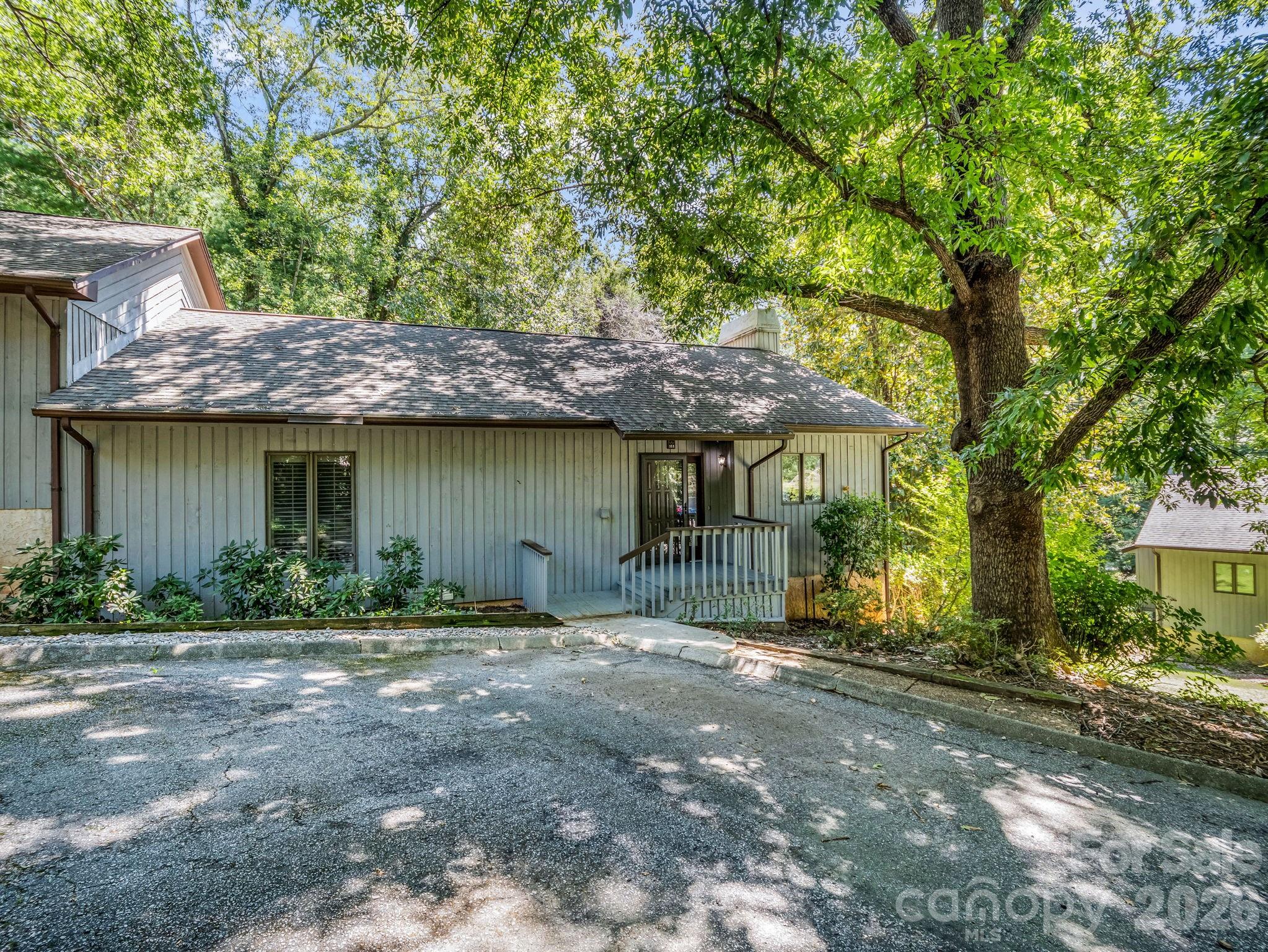 335 Melrose Avenue 111