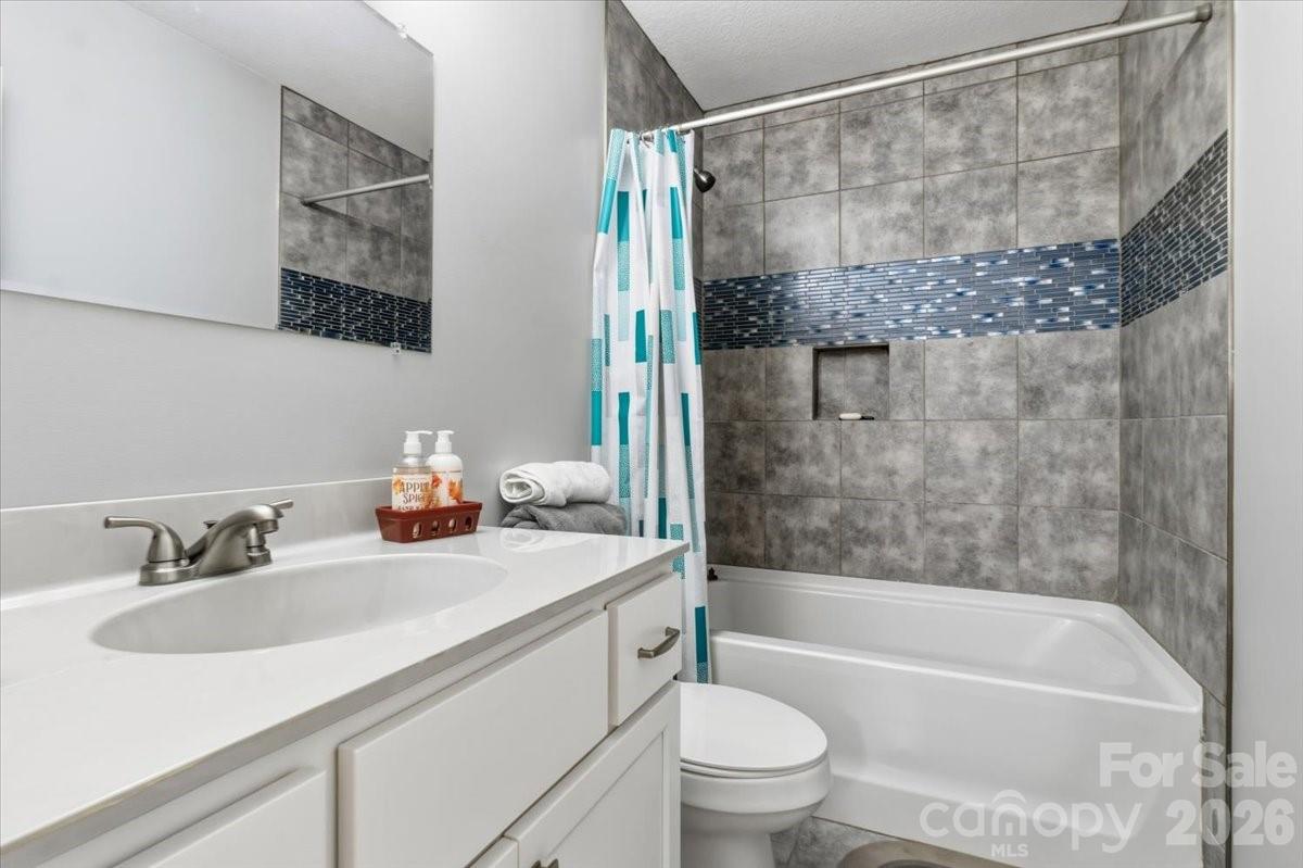 Amber Knolls - Residential