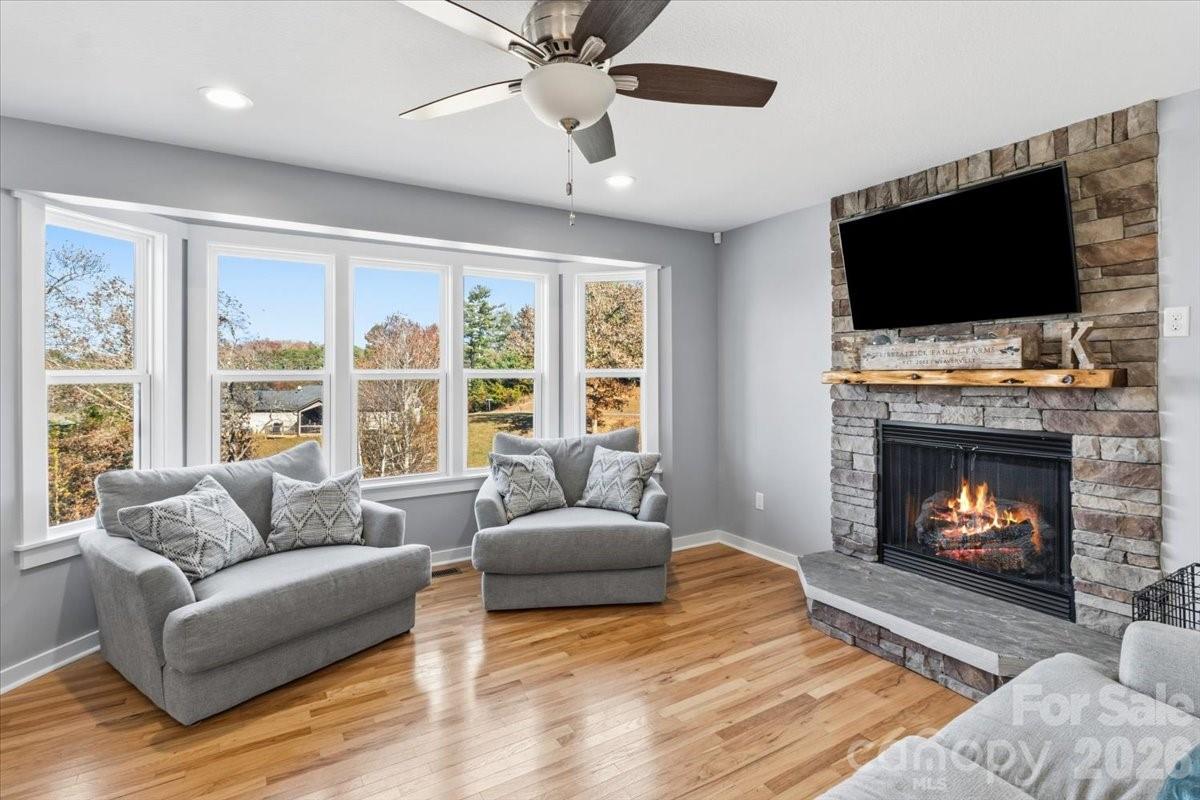 Amber Knolls - Residential