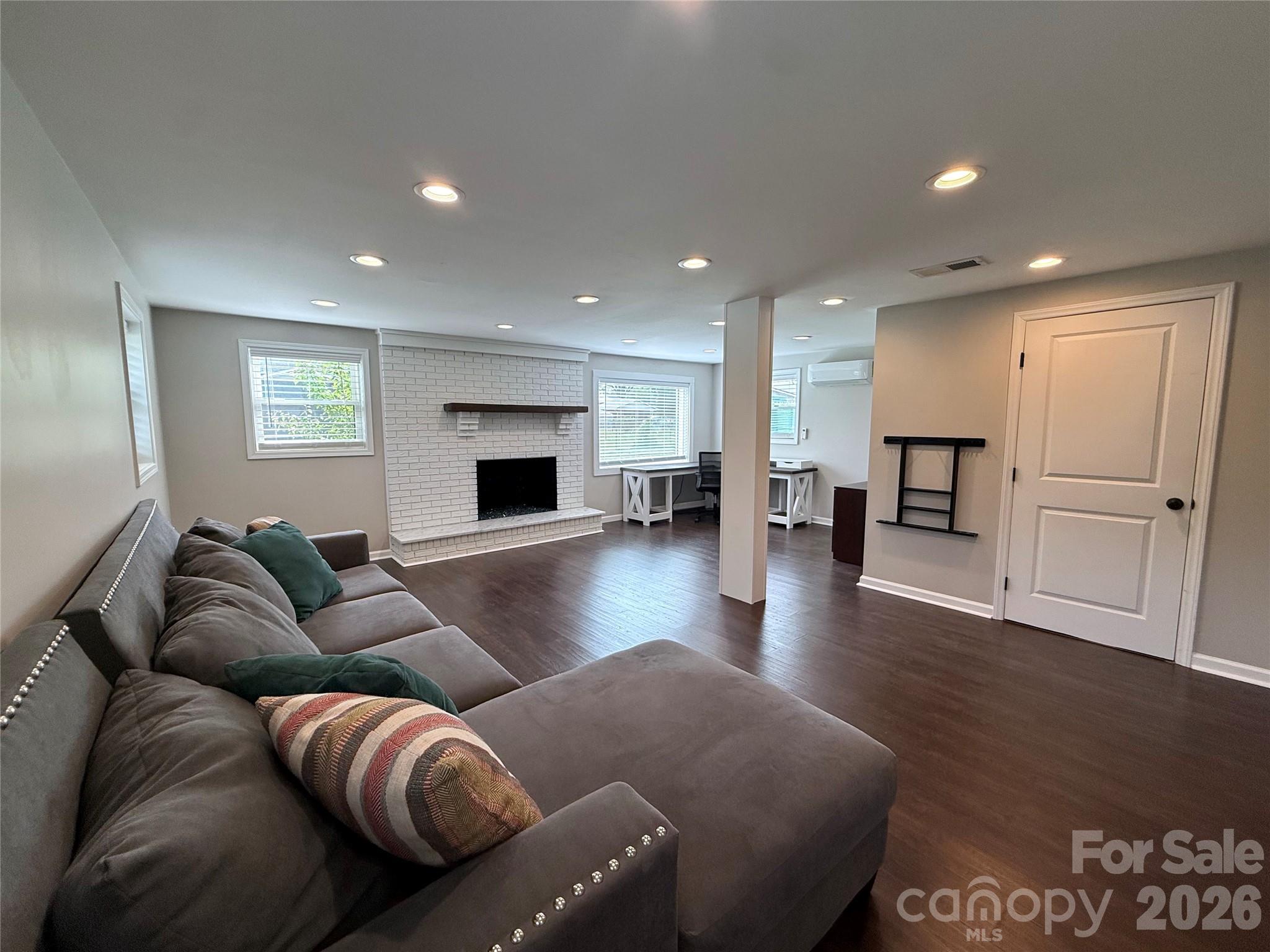 CEDAR VALLEY - Residential