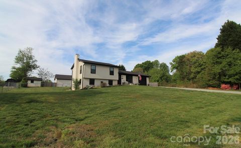 Photo of 2555 Belshire Drive, Conover, NC 28613 (MLS # 4371202)