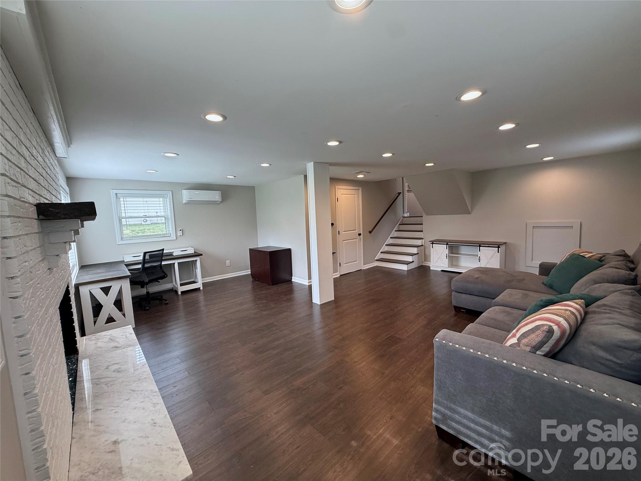 CEDAR VALLEY - Residential