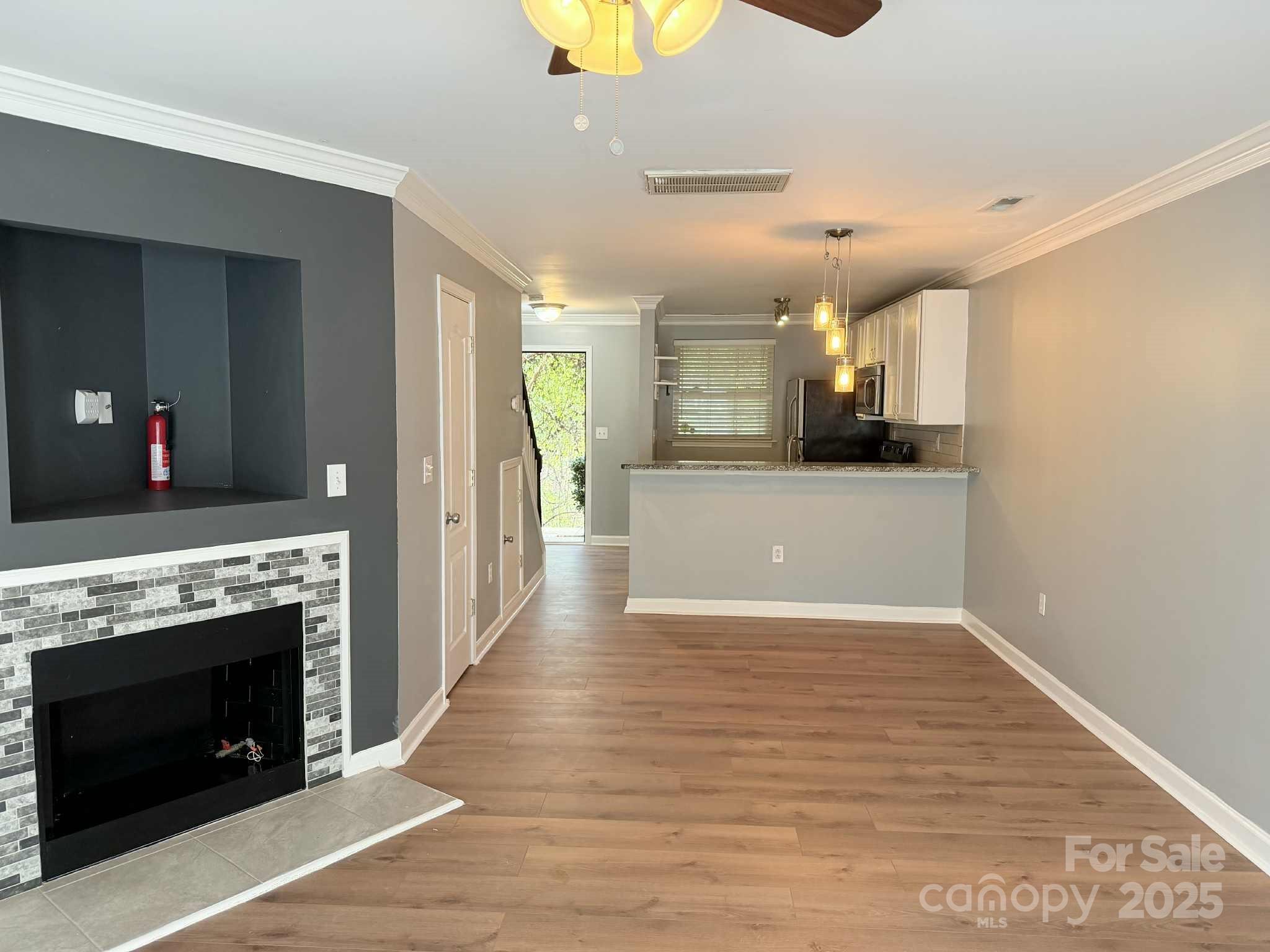 Williamsburg on Commonwealth - Residential