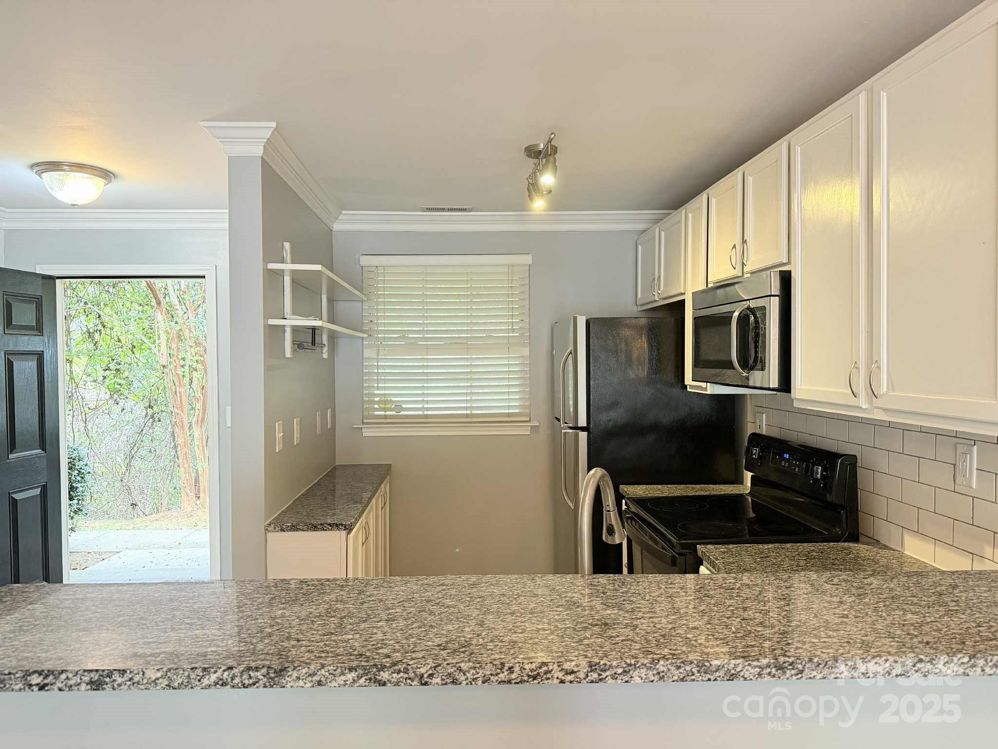 Williamsburg on Commonwealth - Residential