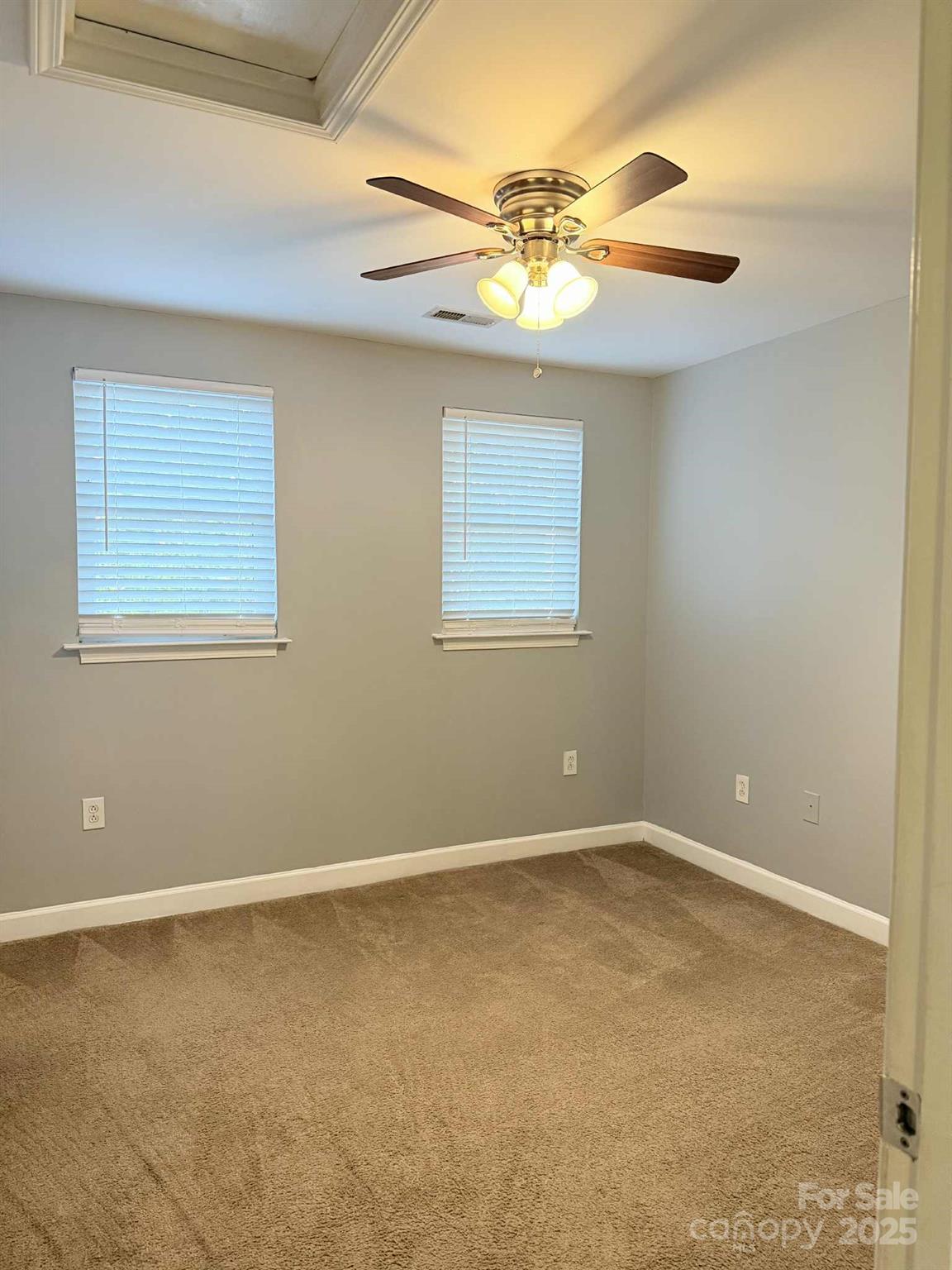 Williamsburg on Commonwealth - Residential