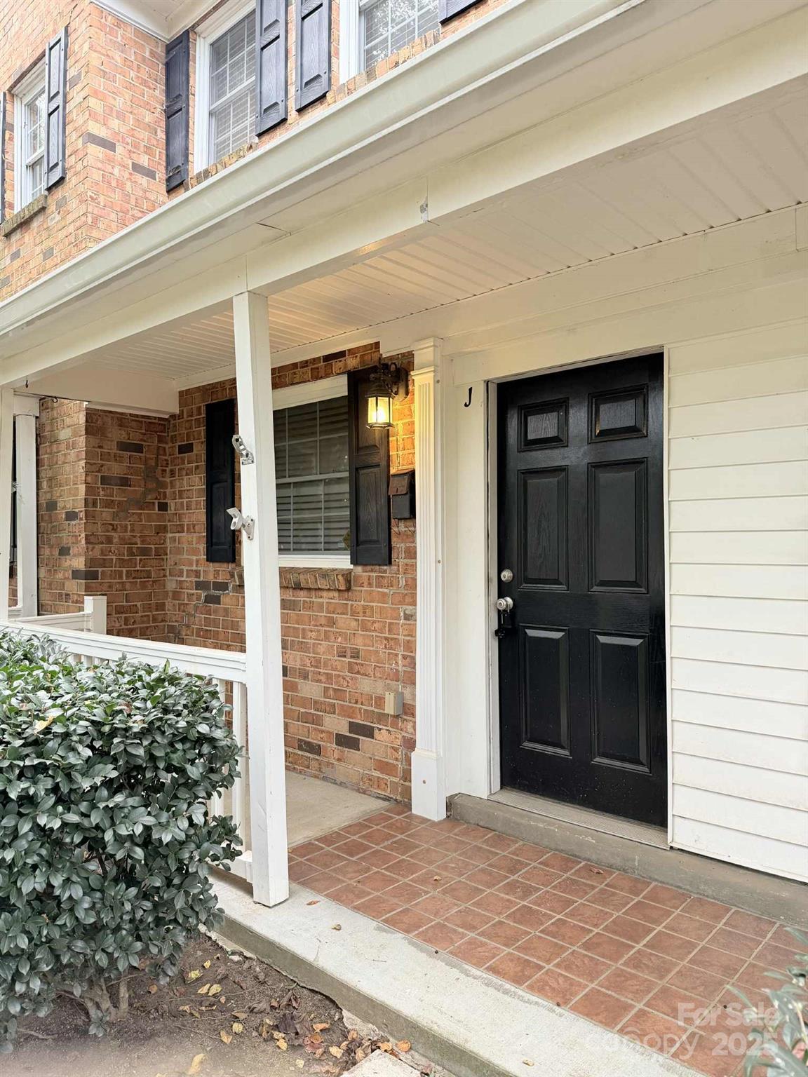 1218 Green Oaks Lane