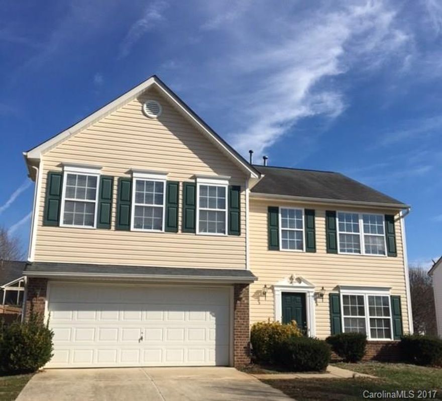 3 BEDROOM 2.5 BATH WITH FENCED BACKYARD. Spacious home with flex space upstairs and den and living room downstairs.  Lovely outdoor space and nice private fenced backyard.  Plenty of room for your family or in-laws.