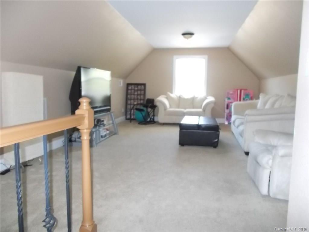 Katelyn Moors - Residential