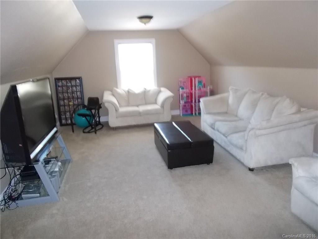 Katelyn Moors - Residential