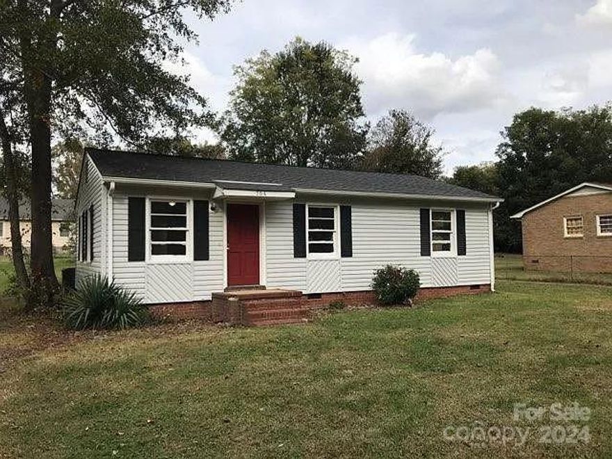 Tenant occupied. PLEASE DO NOT DISTURB TENANTS. NO SHOWINGS UNTIL ACCEPTED CONTRACT. DRIVE BY ONLY. This property is part of a single family investment portfolio. It can be purchased alone or along with additional portfolio properties. Contact listing broker for more information.  See list of MLS numbers for other portfolio properties at:
https://u.pcloud.link/publink/show?code=kZMIC10ZfO7fWoWSs1SDtKkArkz5cRxdb1sy