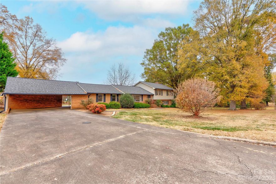 Welcome to this split-level residence with a double lot that offers breathtaking views of Kings Mountain Country Club. This split-level gem is awaiting a visionary touch to transform it into the ultimate dream home. Nestled within the backdrop of KMCC, this property offers the perfect canvas for those looking to create a personalized haven in an idyllic setting. With right around 2900 square feet this home features 4 spacious bedrooms, 3.5 bathrooms, a sunroom with views of the 9th tee box, 2 living spaces that are perfect for entertaining and more. The main level serves as the heart of the home, ready for a transformation into an open-concept living and dining area. Heres your opportunity to curate a home that reflects your style and embraces the allure of golf course living. With a bit of vision and effort, you can transform this property into a stunning residence that captures the essence of its breathtaking surroundings. Schedule your showing before it's gone!