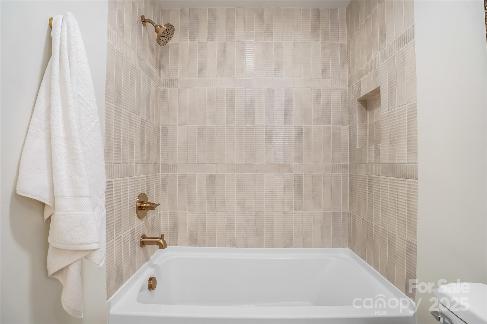 Lewis Forest - Residential