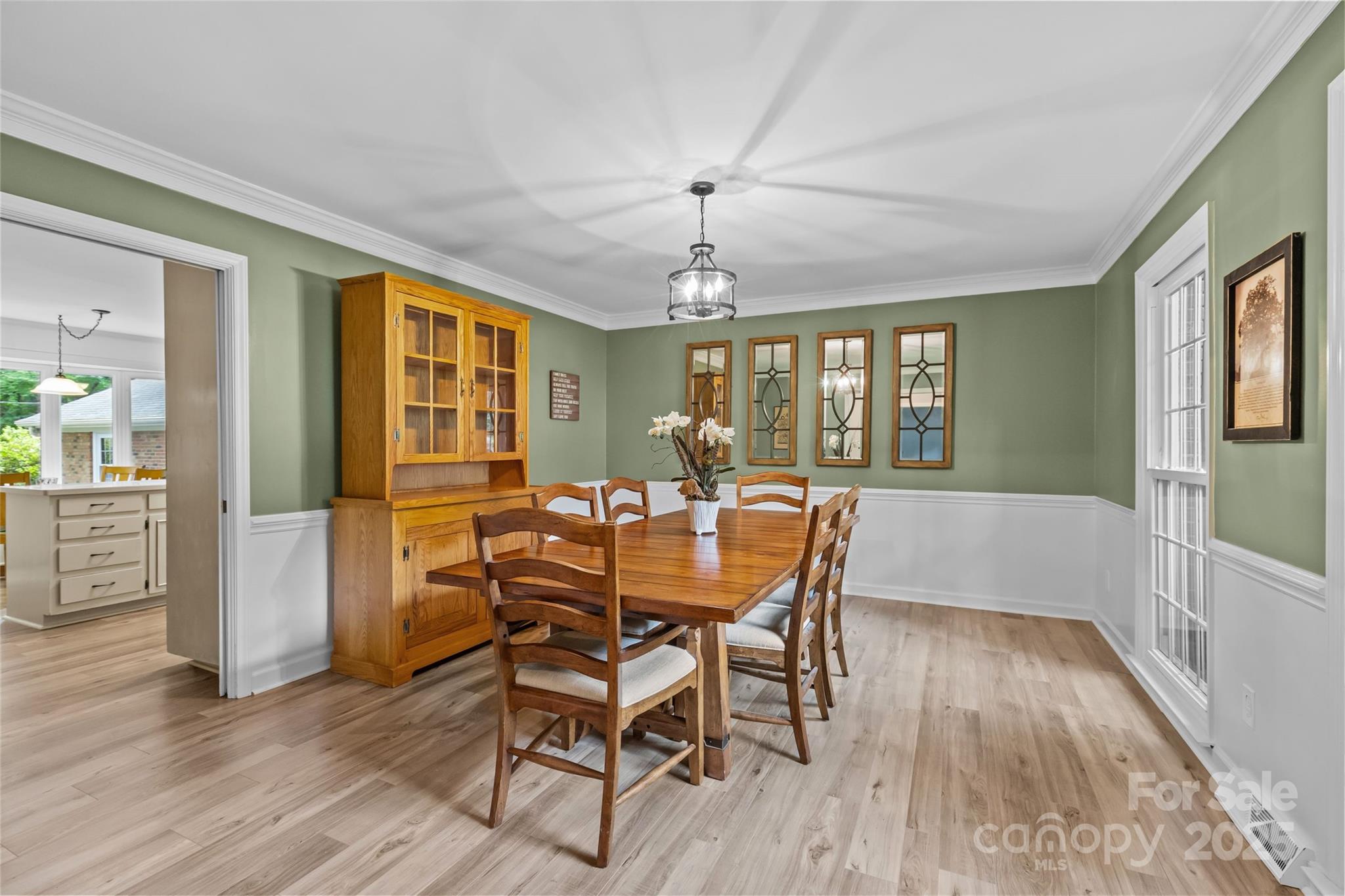 2917 Rustic Lane