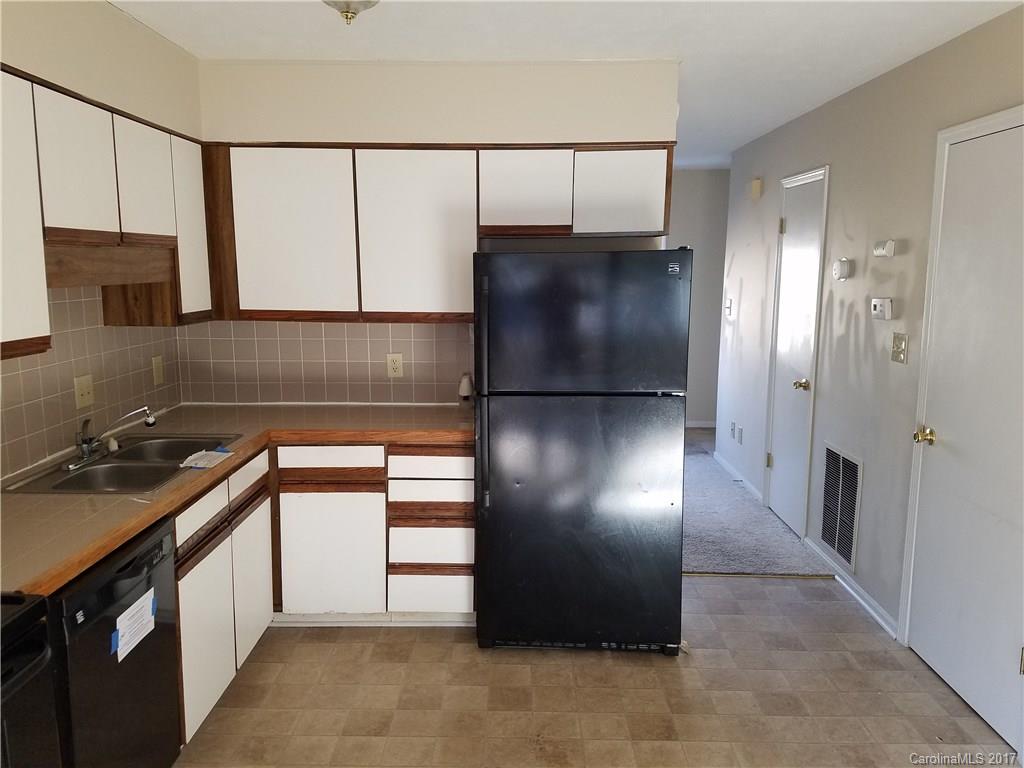 Kanuga Place Condos - Residential