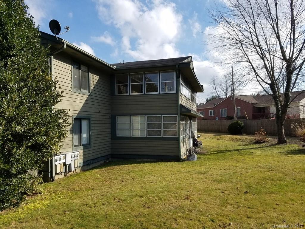 Kanuga Place Condos - Residential