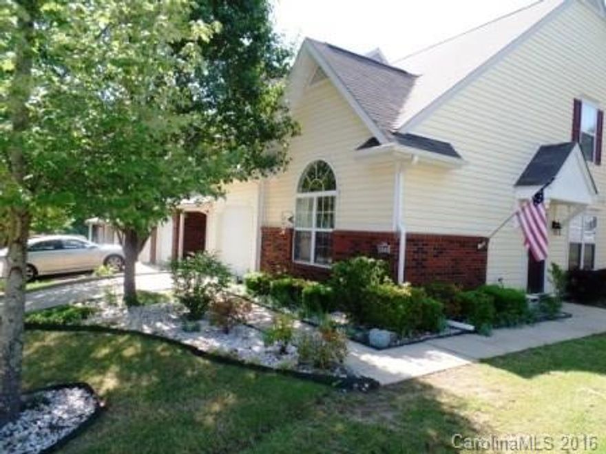 Lovely townhouse in Lexington Commons.  2 BR, 2.5 bath, townhouse with an open floor plan.  Desirable end unit with lots of privacy, spacious kitchen, dining area and great room with a fireplace.   Master BR Suite downstairs with large walk in closet.  Enclosed sunroom and a patio outback facing a wooded common area for additional privacy.  
Convenient to I-77 and local restaurants.