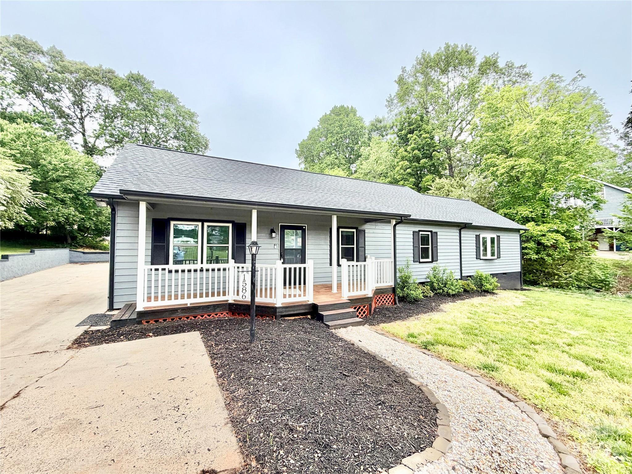 1586 Kenlane Drive