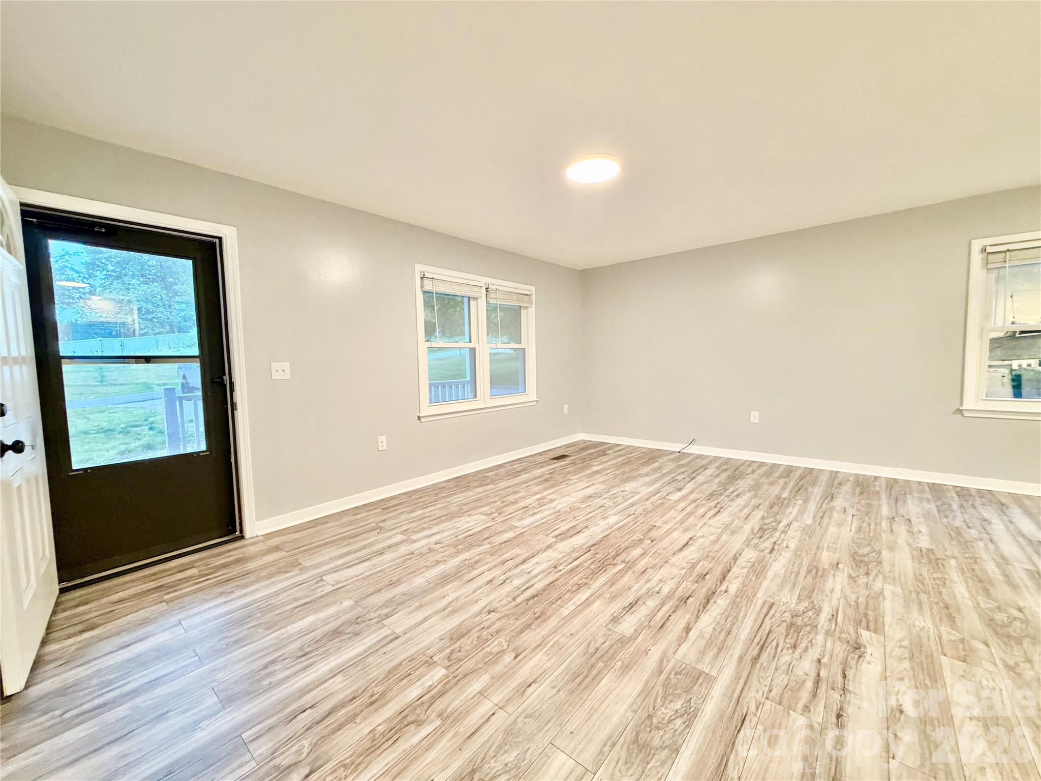 1586 Kenlane Drive