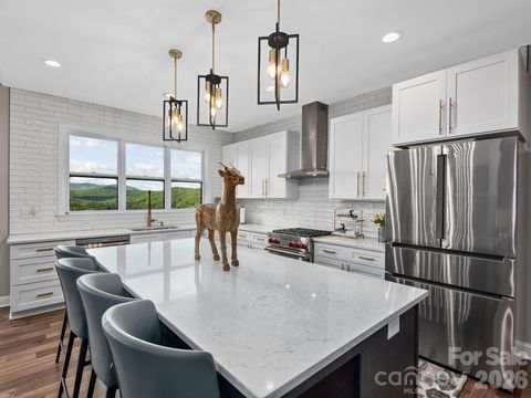 636 Crystal Heights Drive Hendersonville NC 28739