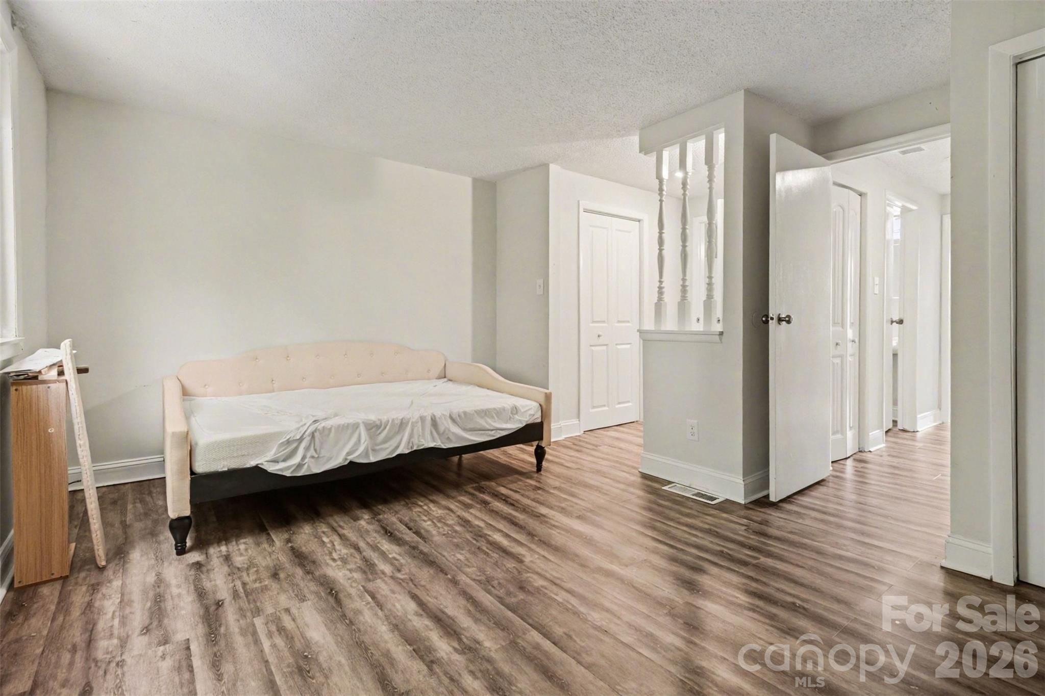 Holly Grove - Residential