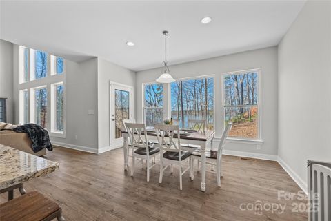 13701 Petworth Court Charlotte NC 28278