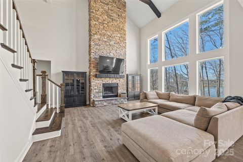 13701 Petworth Court Charlotte NC 28278