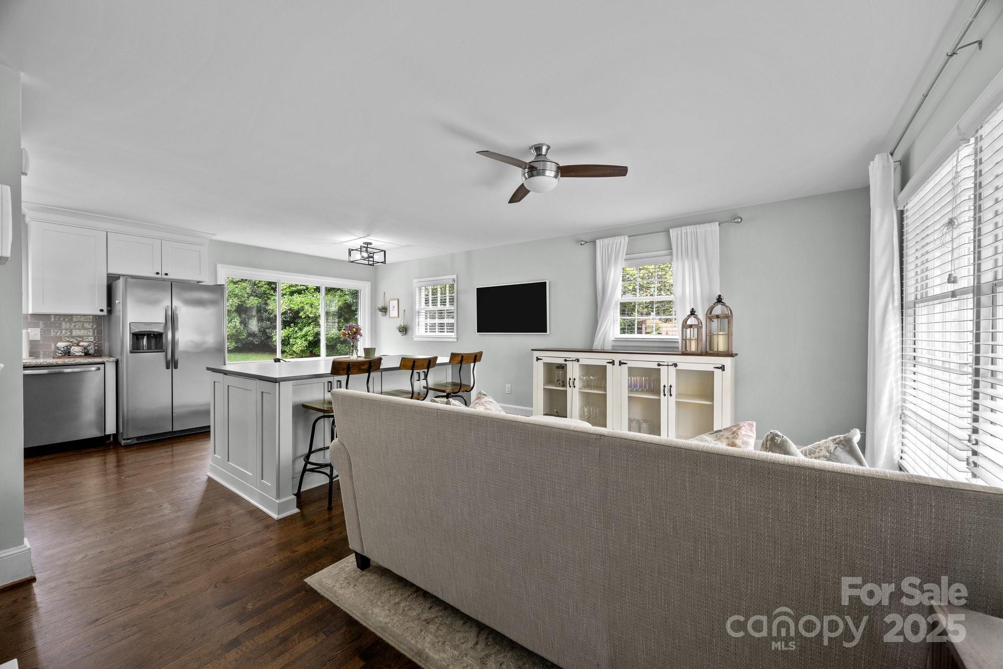 2100 Shadyview Drive
