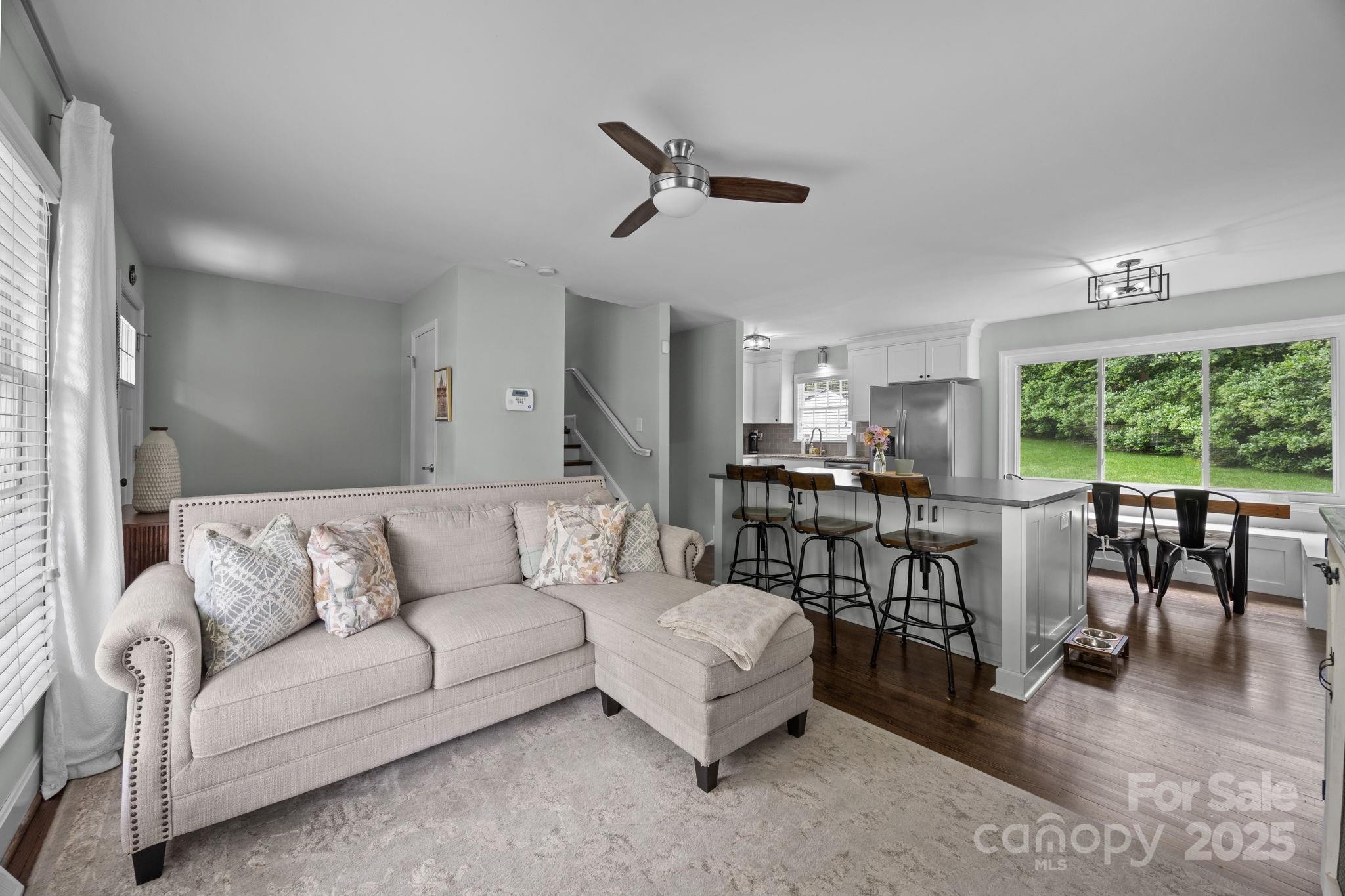 2100 Shadyview Drive