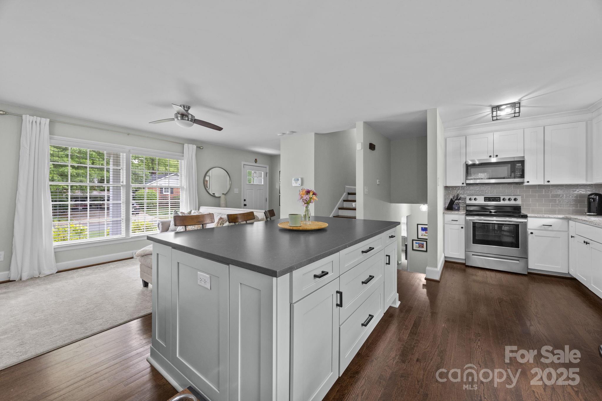 2100 Shadyview Drive