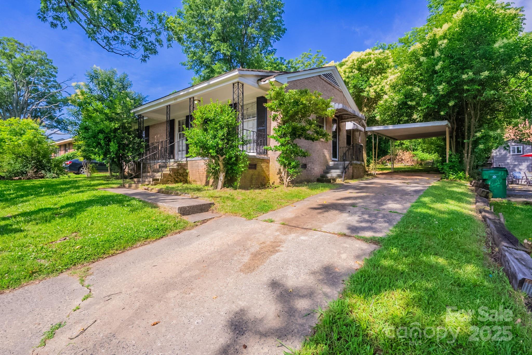 823 Yuma Street