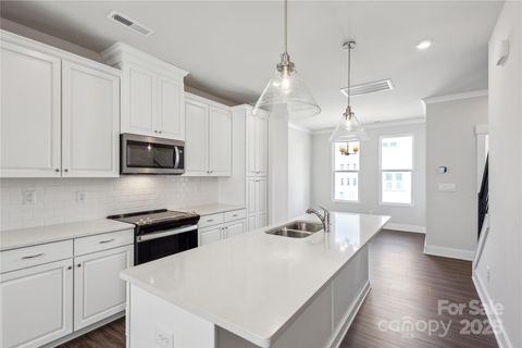 2013 Clarksdale Drive 38 Charlotte NC 28206